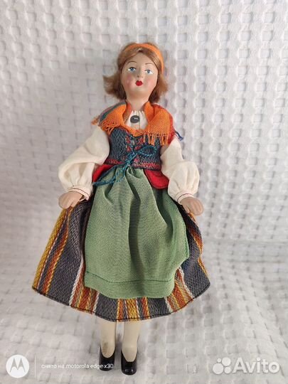 Винтажная фарфоровая кукла-Европа