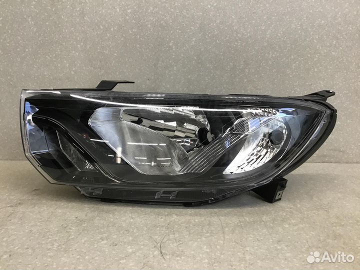 Фара левая VAZ LADA Granta 2011