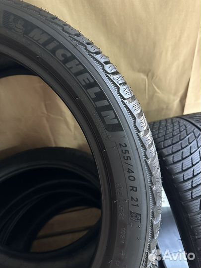 Michelin Pilot Alpin 5 SUV 285/35 R21 и 255/40 R21 105W