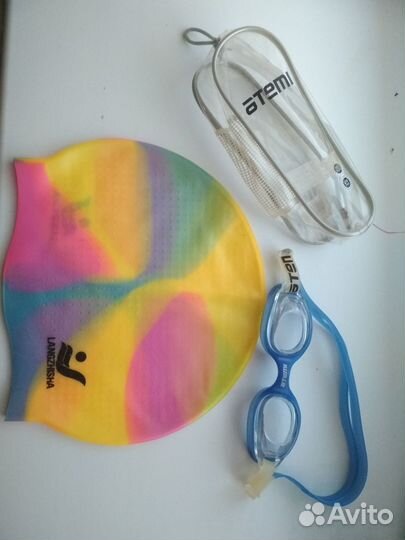 Купальник, шапочка и лчки для купания на девочку