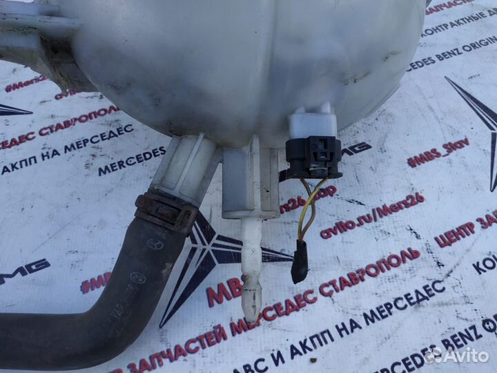 Бачок расширительный w204 Mercedes