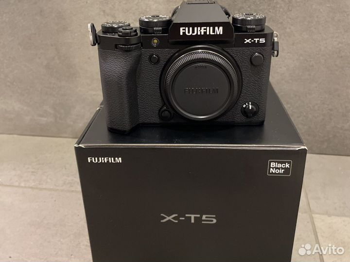 Fujifilm X-T5 Body Silver / Black Новые-Гарантия