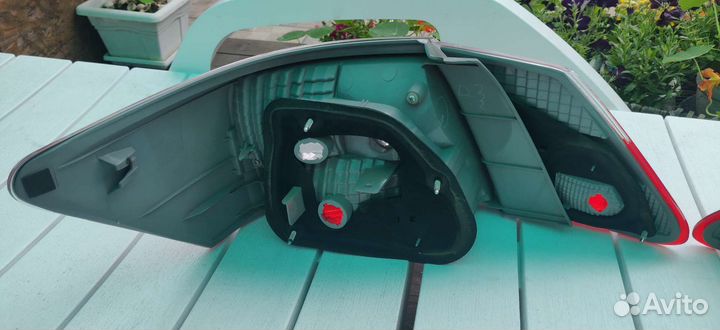 Задние стоп сигналы Toyota premio