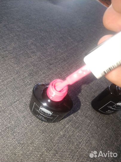 Лак для ногтей и камуфлирующая база