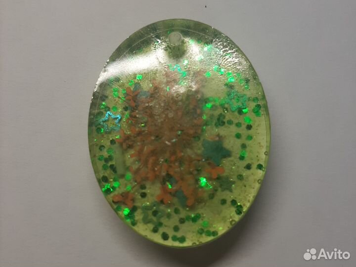 Украшения из эпоксидной смолы на заказ