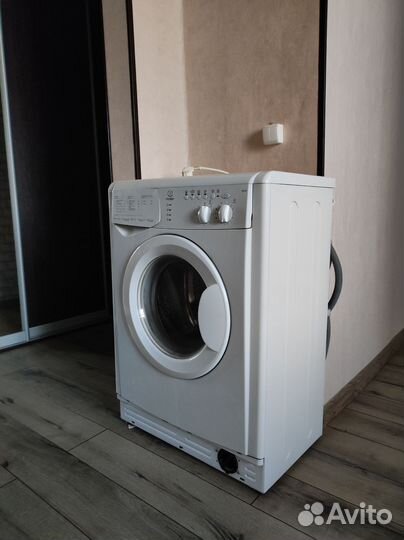 Стиральная машина indesit