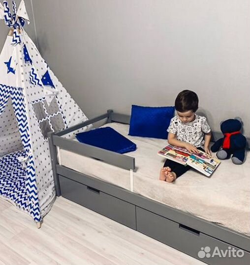 Детская деревянная кровать-тахта