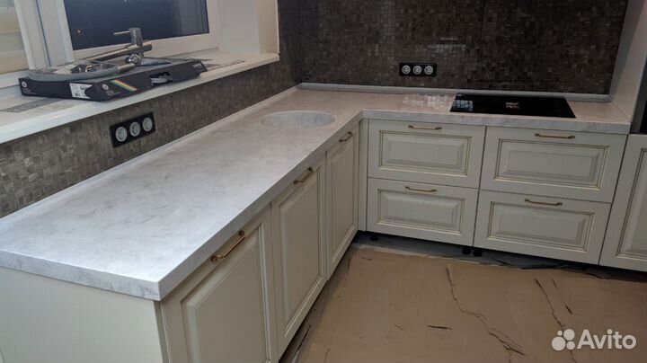 Столешница для кухни из искусственного камня