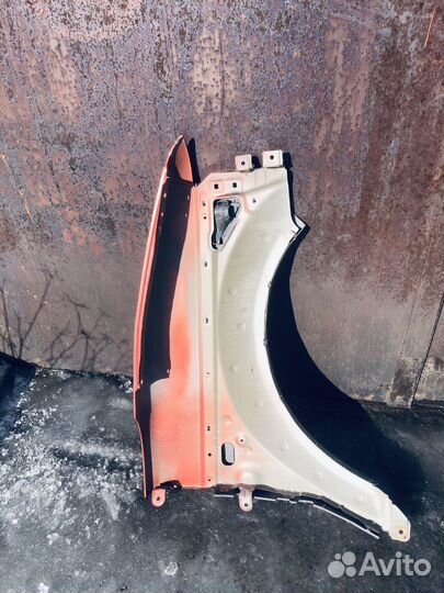Продам крыло хонда элемент