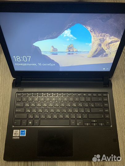 Шустрый ноутбук Asus i3/ssd+hdd как новый