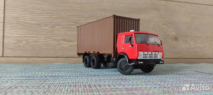 Камаз 53212 контейнеровоз, коричневый контейнер