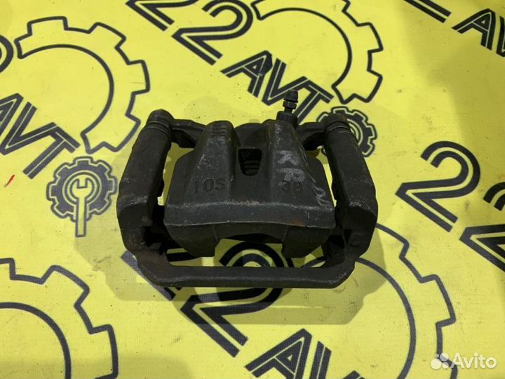 Суппорт задний правый Toyota Chaser JZX100 1jzge