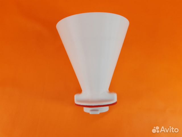 Воронка VAG высокая 12,5 см. белая, с прокладкой