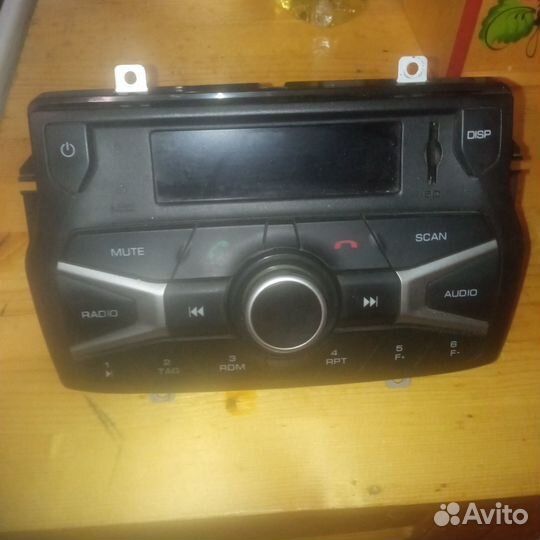 Магнитола Веста штатная +рамка глянцевая