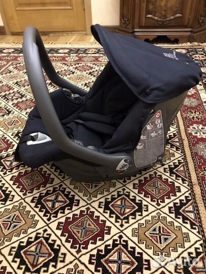 Автомобильное кресло