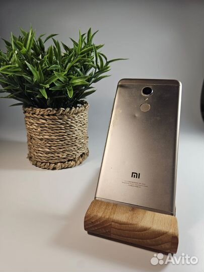 Xiaomi Redmi 5, 3/32 ГБ