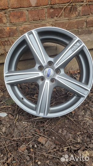 Оригинальный диск R19 Вулканис на Вольво хс90