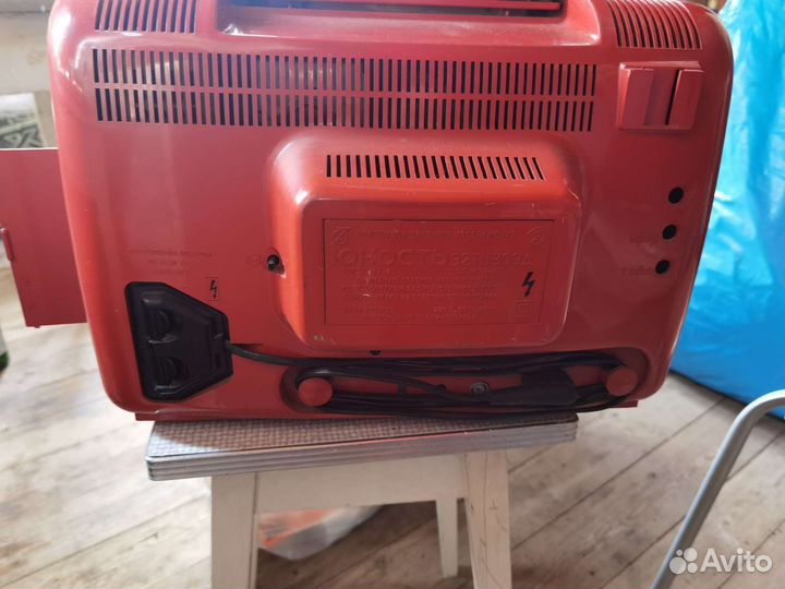 Телевизор юность цветной