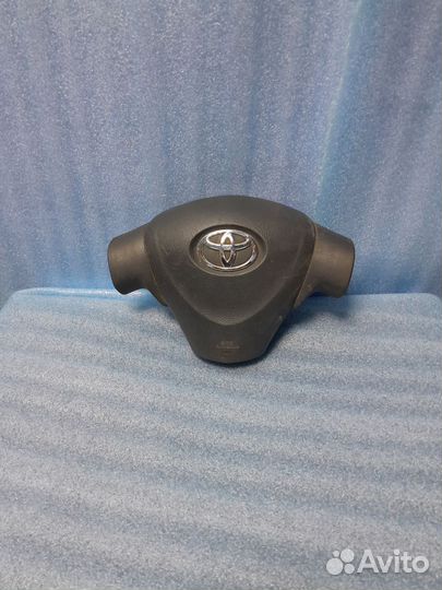 Подушка безопасности в руль Toyota auris E150