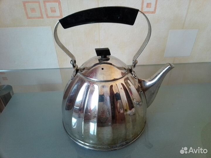 Чайник СССР (течёт)