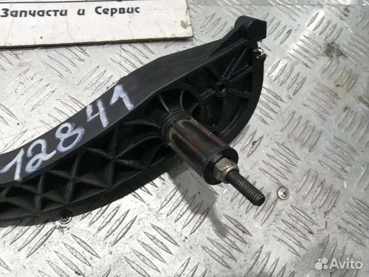 Педаль сцепления Renault Logan 1