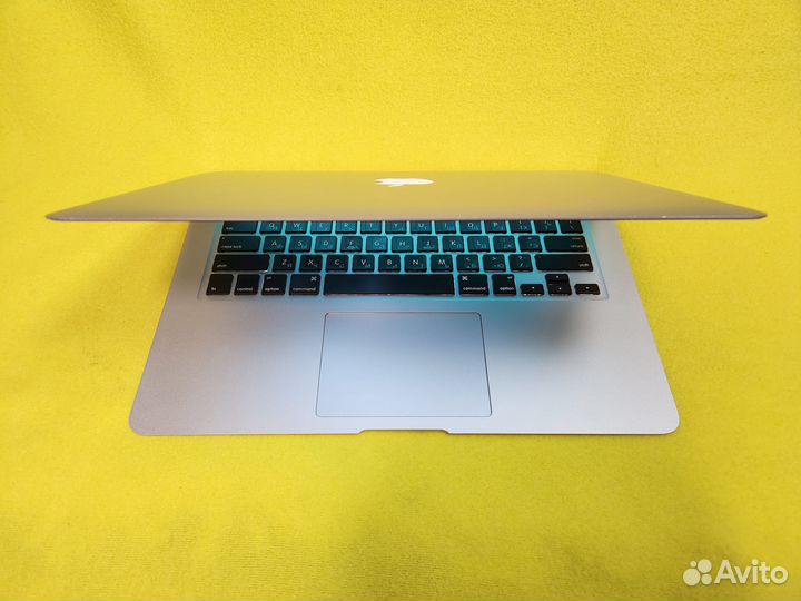 MacBook Air 13 — тонкий и легкий — T111U