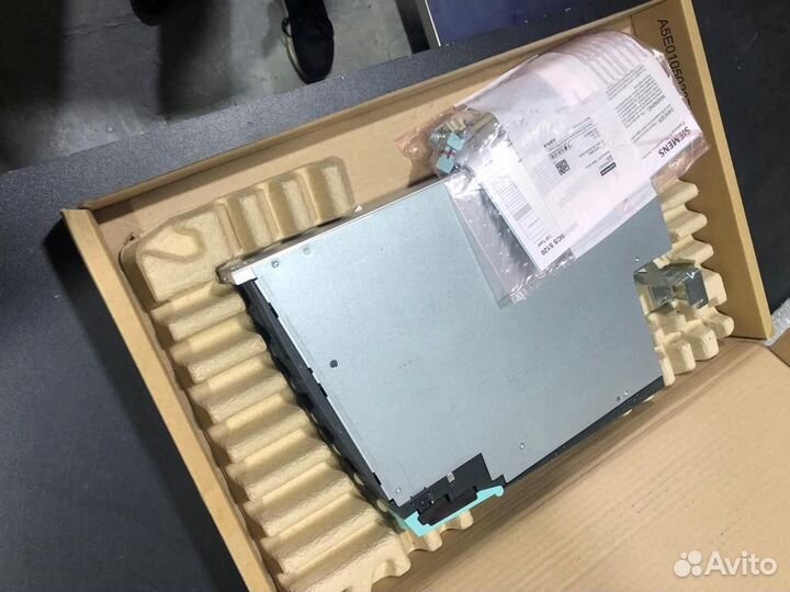 Электронные компоненты Siemens, Omron, Schneider