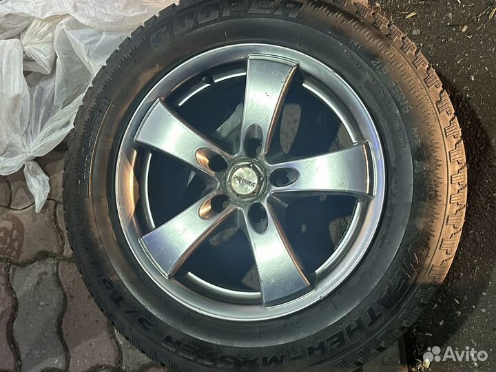 Cooper Weather-Master S/T 2 215/65 R16 190S