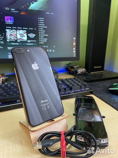 iPhone 8 Plus, 64 ГБ