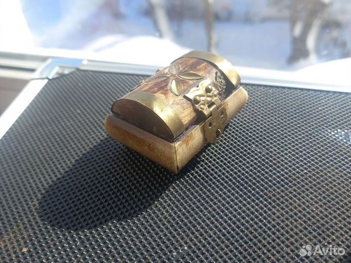 Шкатулка из рога