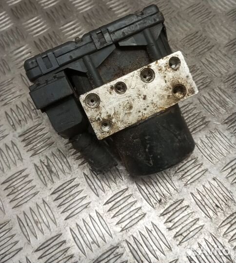 Блок абс 04686702AC Chrysler Voyager 2001 - 2004 года
