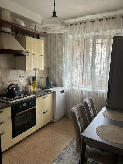 2-к. квартира, 50 м², 6/10 эт.