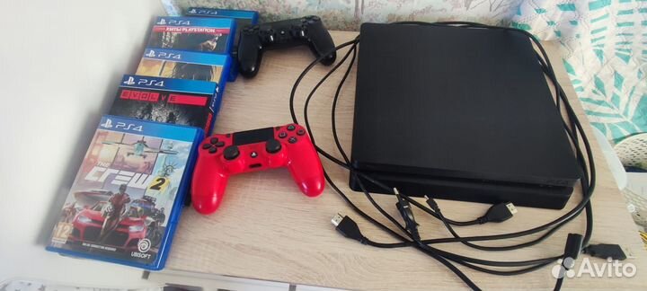 Продаю ps 4 slim