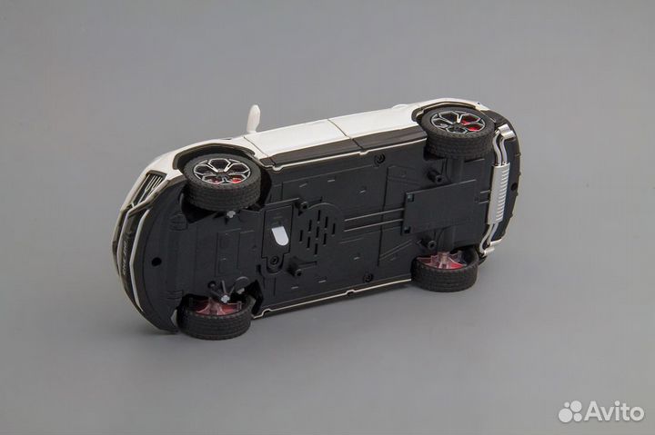 Коллекционная модель машины Lamborghini Urus