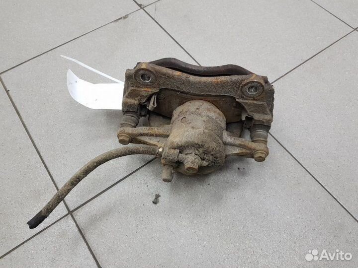 Суппорт тормозной передний правый Toyota Avensis