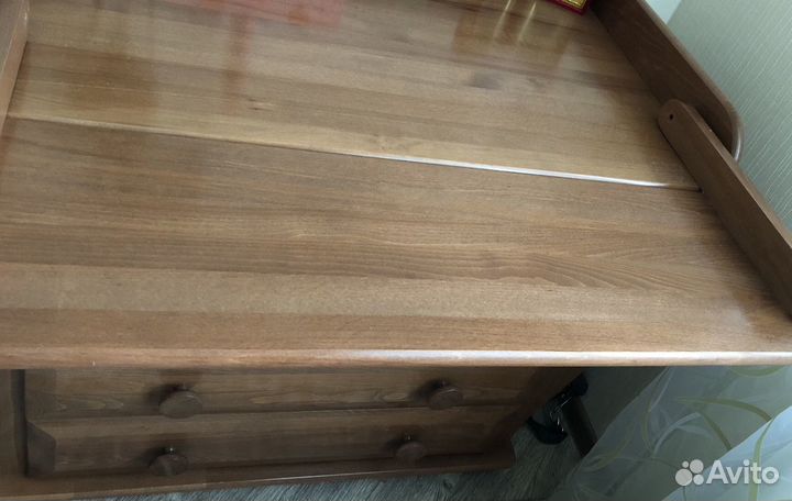 Детская кроватка и пеленальный стол-комод