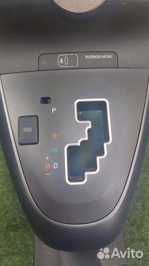 Консоль передняя часть Toyota Verso R2 2017