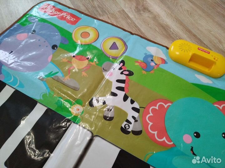 Развивающий коврик fisher price с пианино