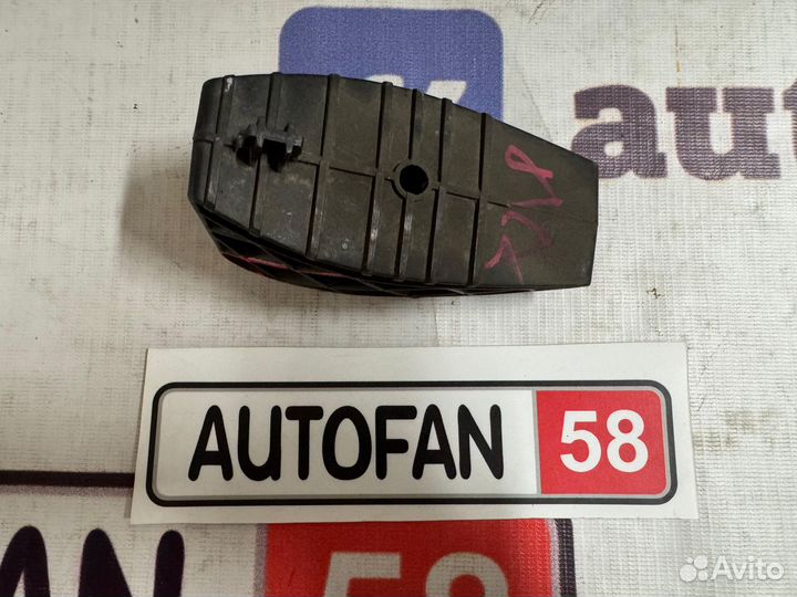 Отбойник переднего бампера BMW 3-серии F30/F31