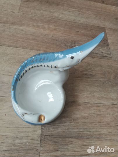 Фарфоровая пепельница Осетр