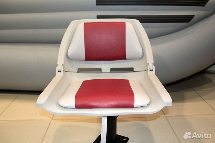 Кресло складное пластиковое с мягкими накладками