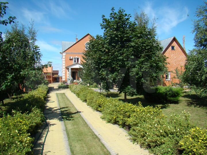 Коттедж 362 м² на участке 15 сот.