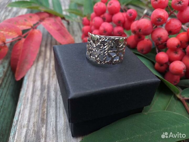 Серебряное кольцо