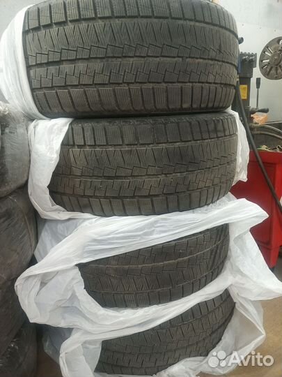 Kapsen Snowshoes AW11 295/40 R21 111V