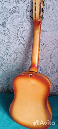Классическая гитара шестиструнная
