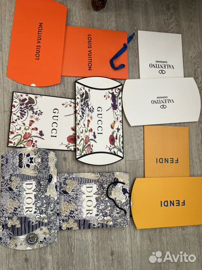 Коробки пакеты Gucci Dior Fendi Chanel LV