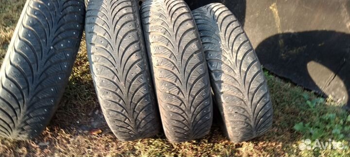 Sava Eskimo Stud 175/65 R14
