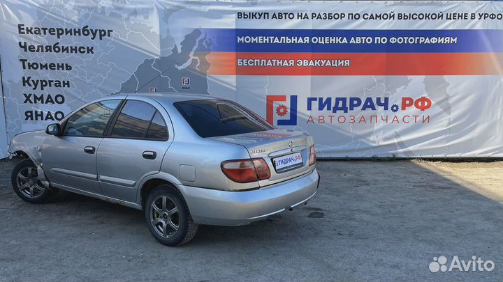 Кнопка аварийной сигнализации Nissan Almera (N16)