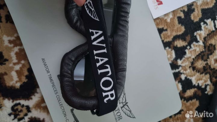 Очки и кожаный шлем Aviator watch