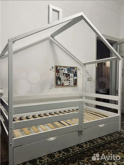 Детская кровать домик + матрас (160*80)